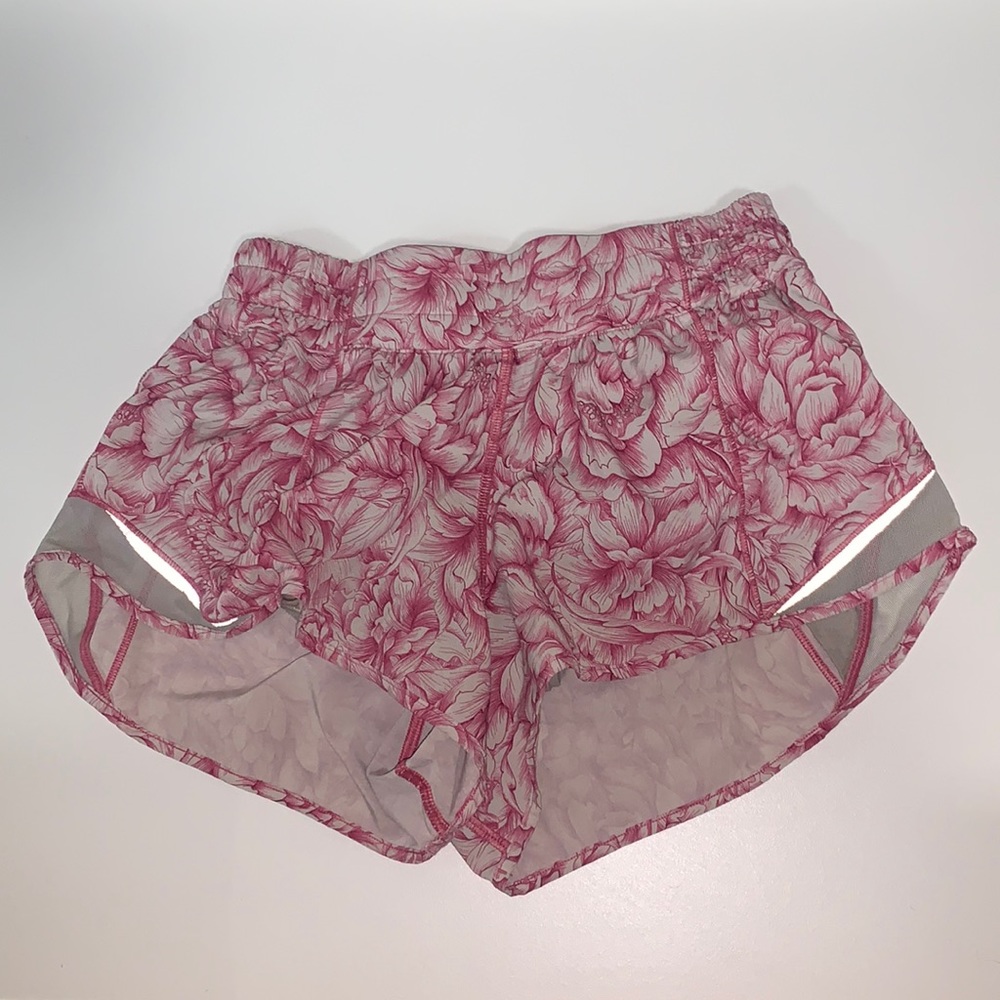 Lululemon Hotty Hot Low-Rise Shorts